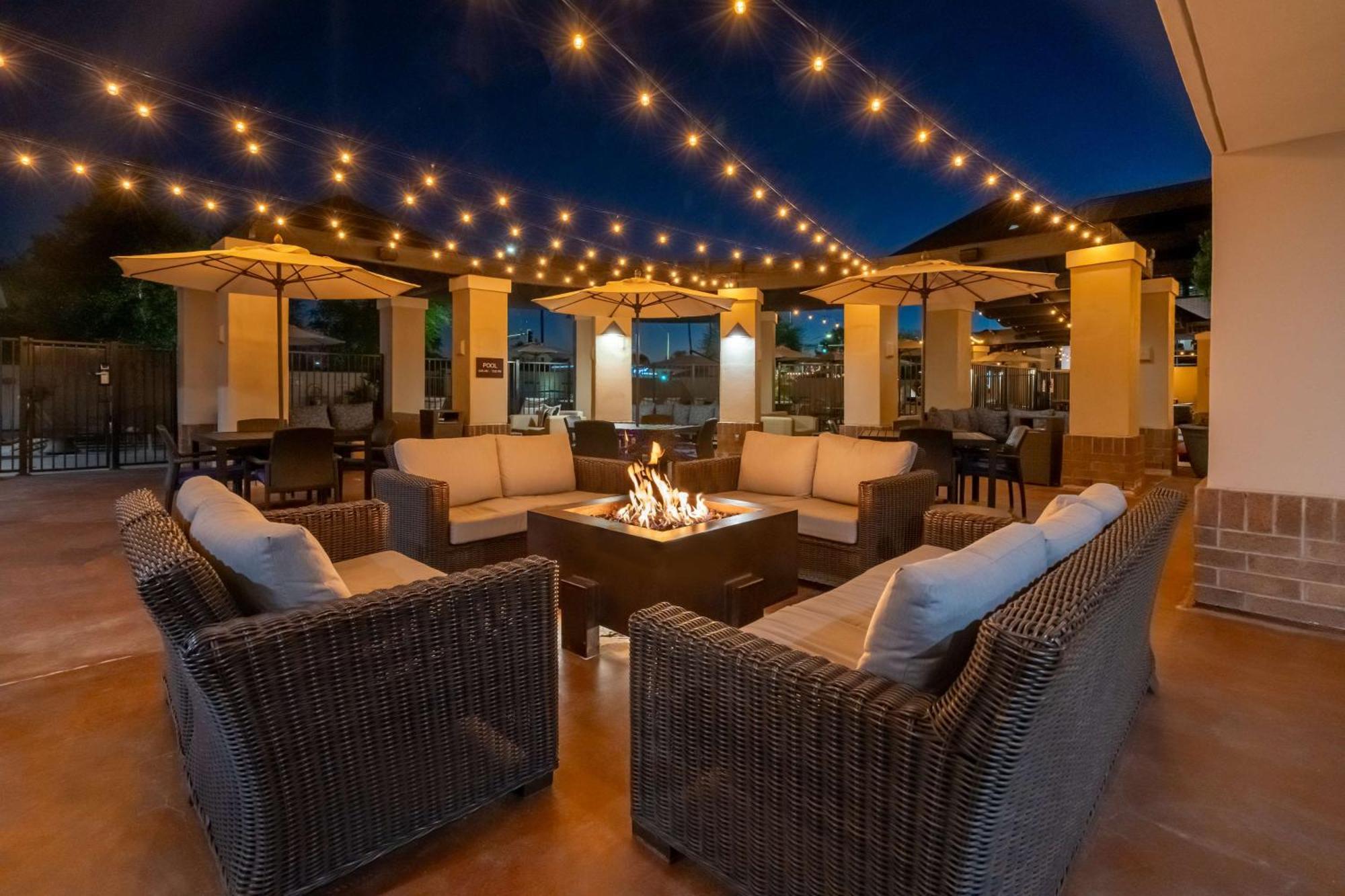 Hilton Garden Inn Scottsdale Old Town Buitenkant foto